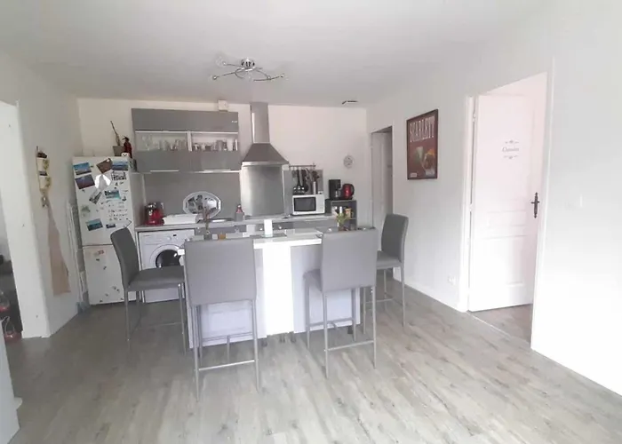 Chez Laura Apartment *